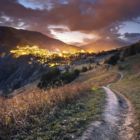 Ośrodek wypoczynkowy Montdoux By Leavetown Vacations Mont-de-Lans